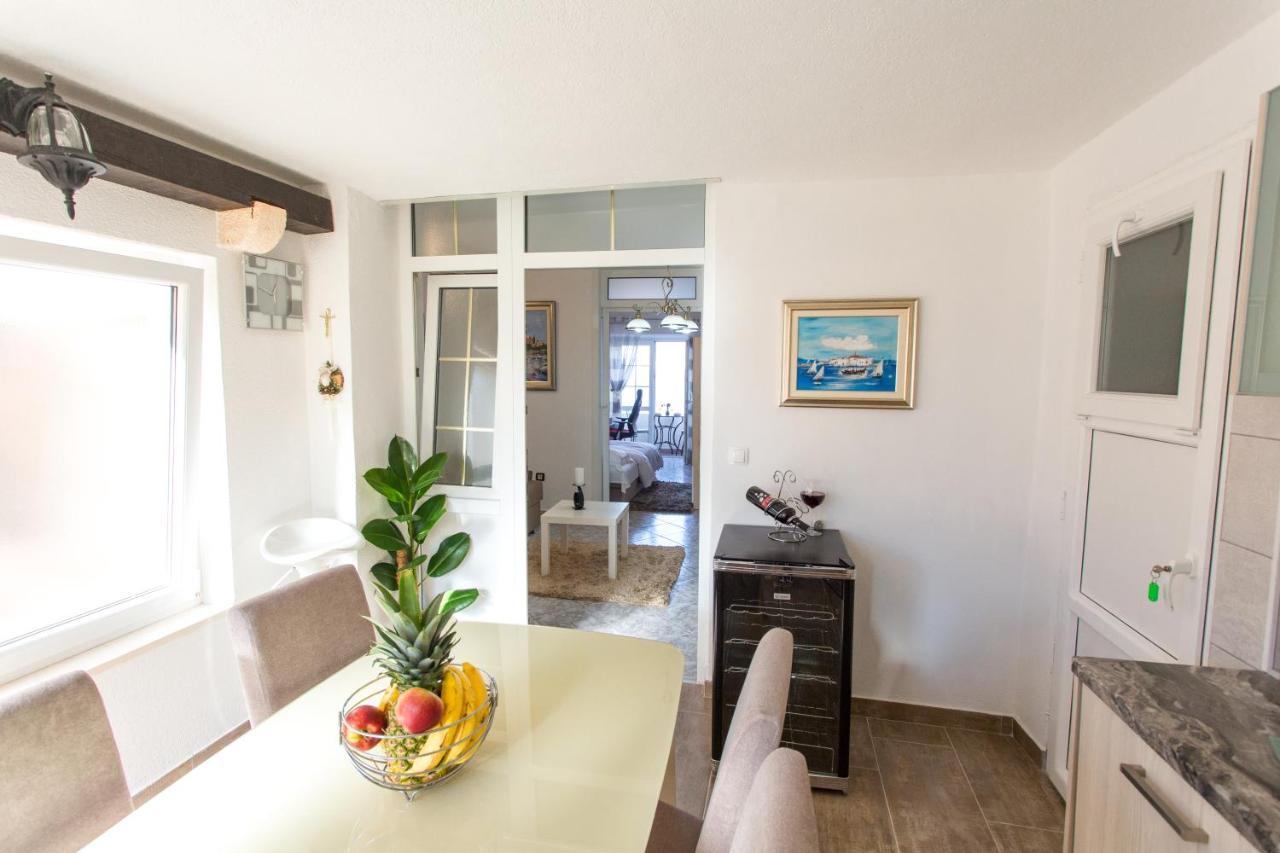 Apartments Desiree Sutivan ภายนอก รูปภาพ
