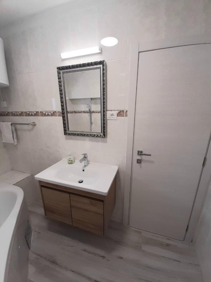 Apartments Desiree Sutivan ภายนอก รูปภาพ